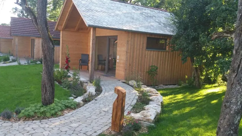Holiday apartment with garden, terrace & sauna - Image 1