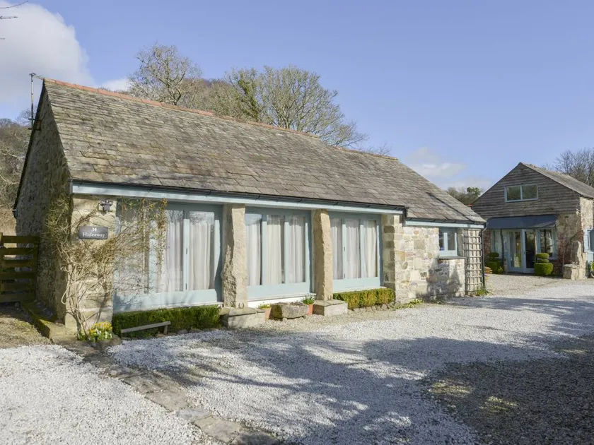 Family-oriented cottage with garden | Beach view - Image 1