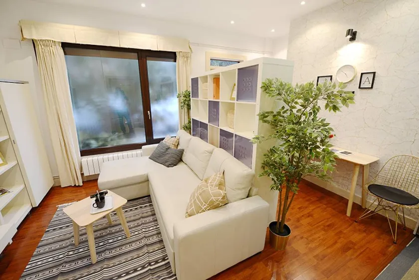 Apartment | Next to Vizcaya Bridge - Image 1
