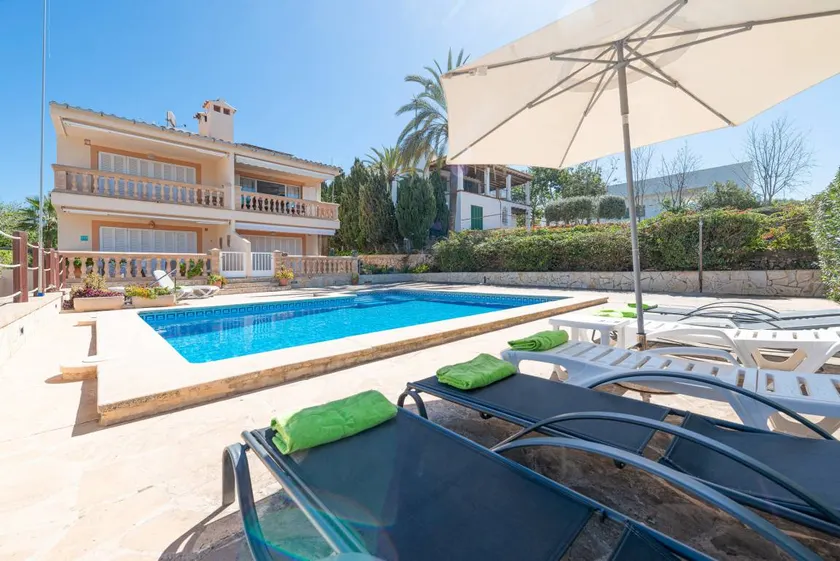 Children-friendly lovely flat with pool, terrace & garden | Close to the beach - Image 1