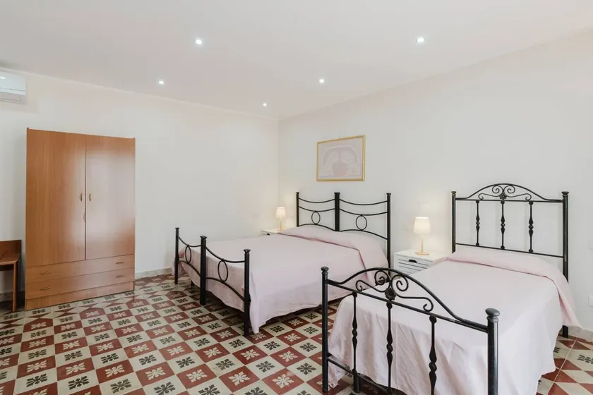 Agréable chambre chez l'habitant conviviale et familiale avec barbecue, jardin et internet haut débit | Vue jardin | Avec animaux admis - Image 1