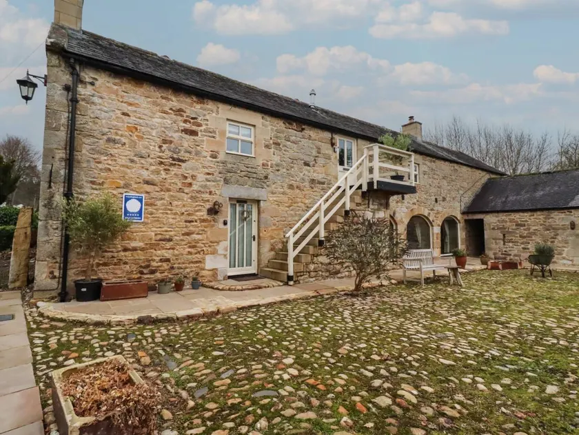Family-friendly cottage with garden - Image 1