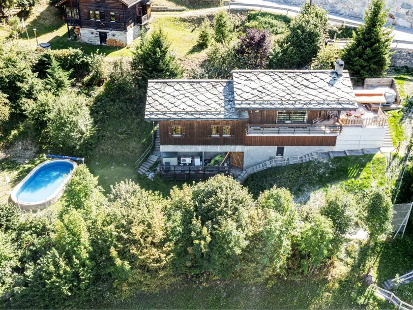 Fully equipped ample holiday home with terrace, private pool & BBQ | Nature view | Dogs allowed - Image 1