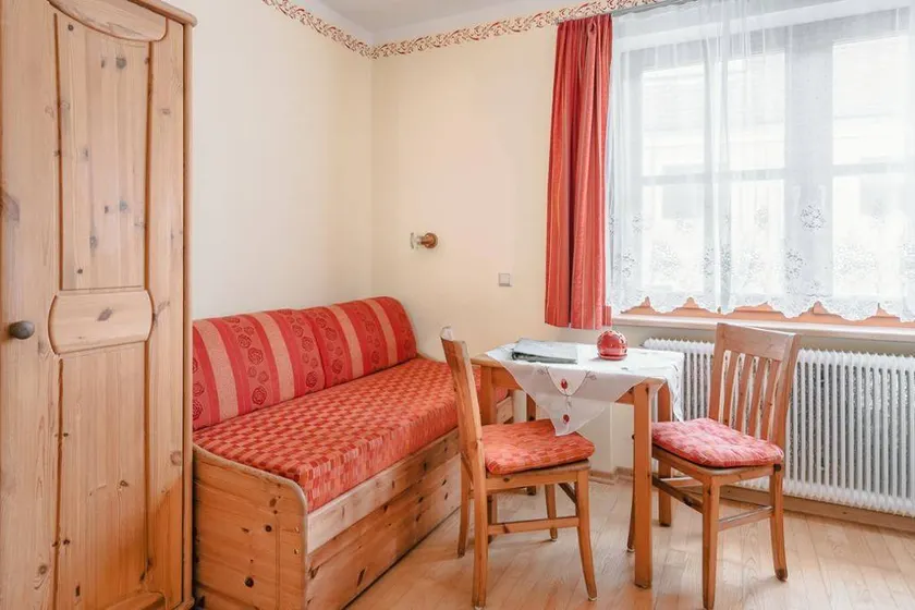 Private room with garden & barbeque - Image 1