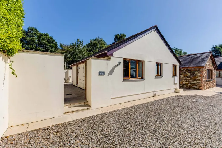 Fully equipped beautiful cottage with garden | Pets are welcome - Image 1