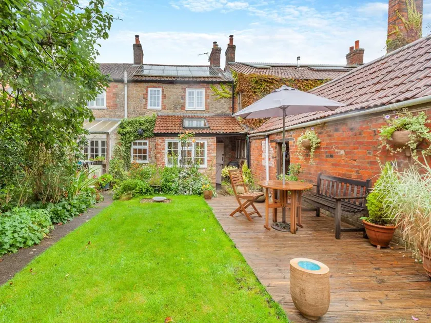Old Orchard Cottage - Image 1
