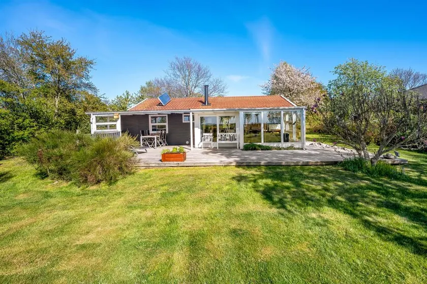 House with barbeque, terrace & garden | Sea view - Image 1