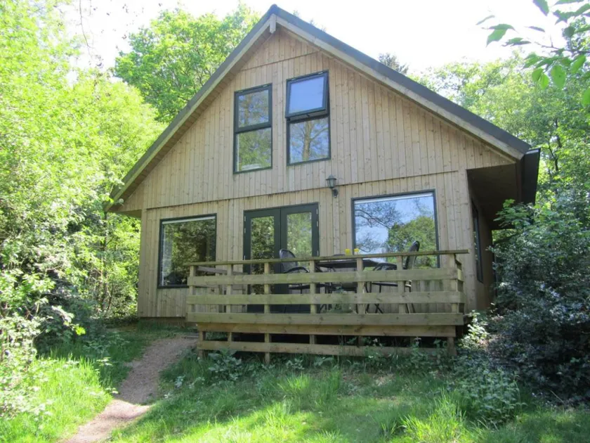 Holiday home with BBQ, terrace & garden | Pets allowed - Image 1