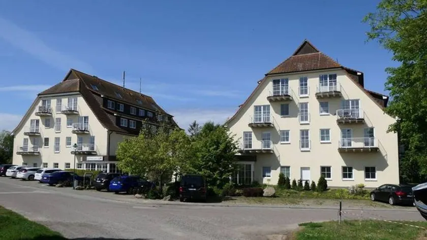 Apartment with terrace - Image 1