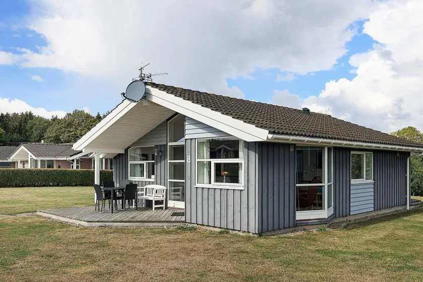 Fully equipped house with terrace, sauna & garden - Image 1