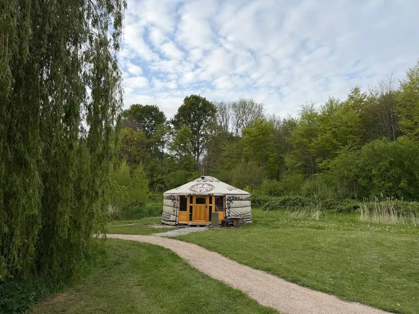 Chalet avec piscine et terrasse - Image 1