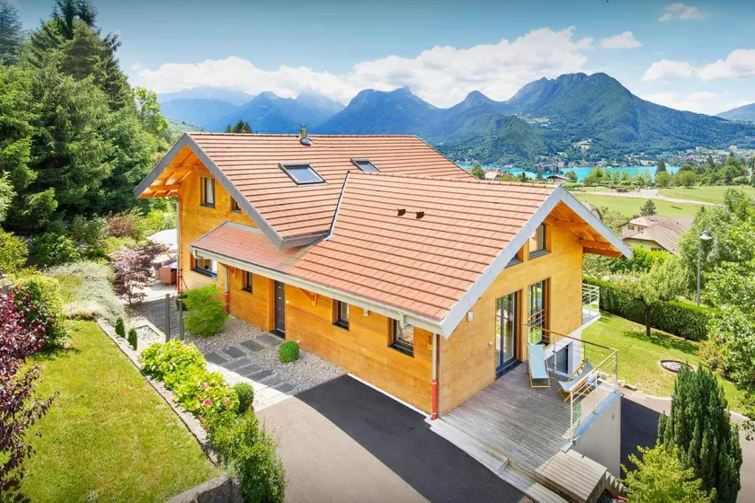 Splendida villa adatta alle famiglie con terrazza, griglia e giardino | Vista sul lago | Adatta per il telelavoro - Image 1