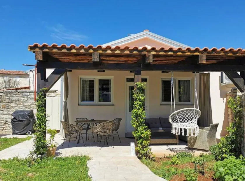 Nice flat with BBQ - Image 1