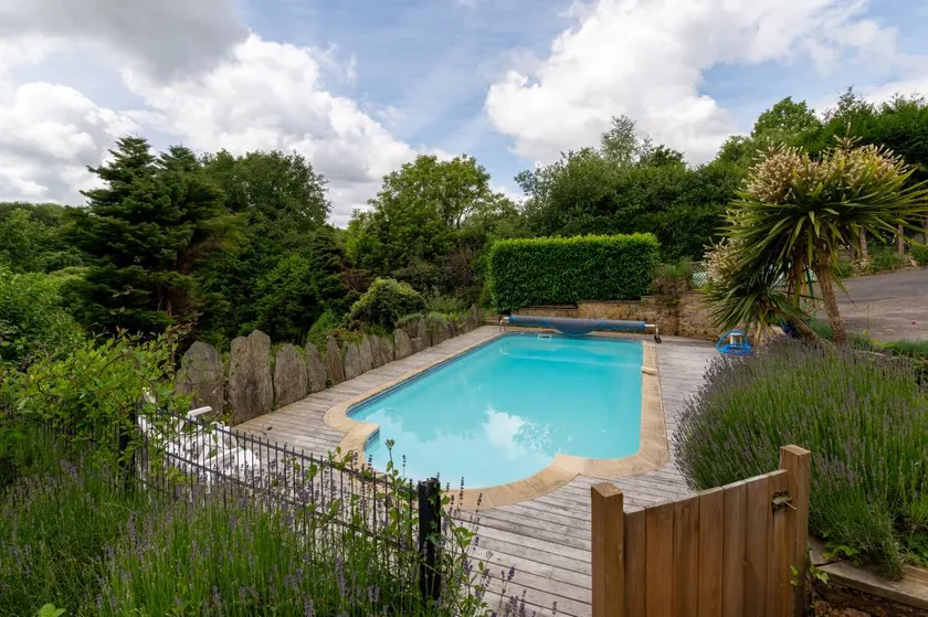 Wonderful cottage with garden, pool & terrace | Garden view - Image 1