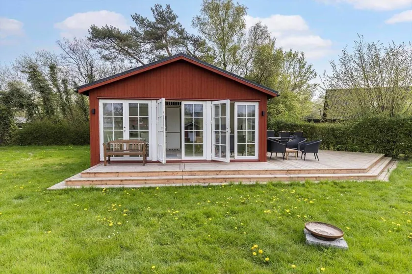 House with terrace & barbeque - Image 1