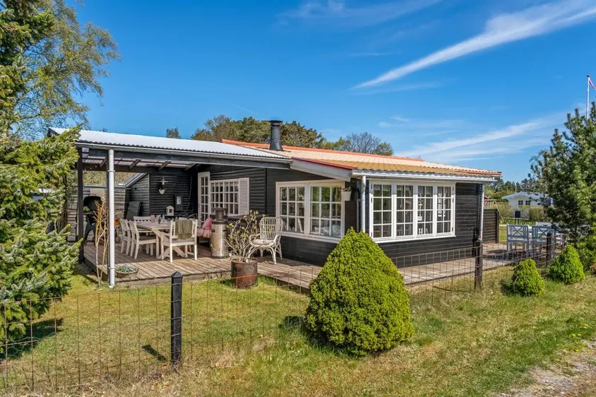 Wonderful holiday home with barbecue, garden & terrace | Pets allowed - Image 1