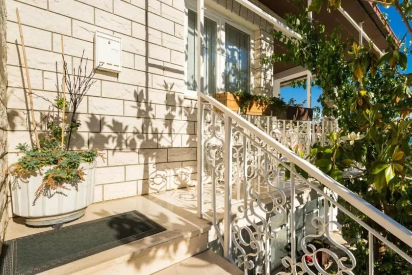 Apartment with terrace & barbeque | Sea view - Image 1
