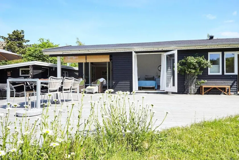Charming holiday home with terrace & barbecue | Close to the beach - Image 1