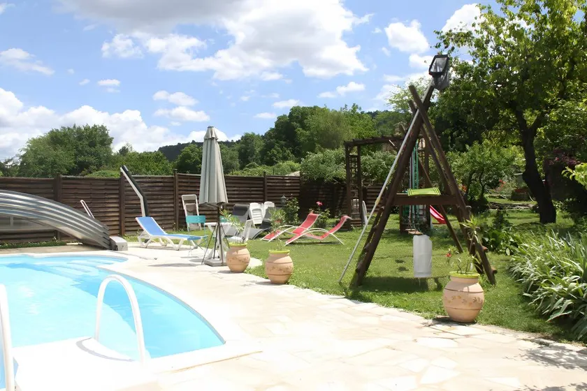 Fully equipped nice house with garden & pool | Garden view | Pets allowed - Image 1