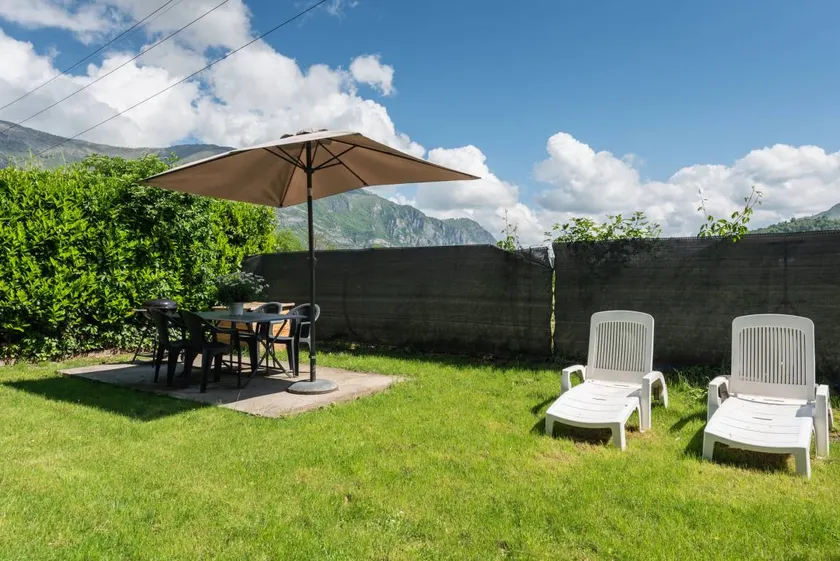 Apartment with garden | Mountain view - Image 1