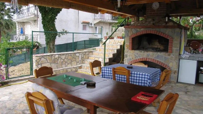 Beautiful flat with hot tub, barbeque & sauna | Sea view | Pets allowed - Image 1