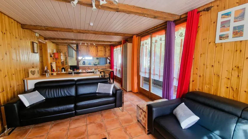 Flat with garden, terrace & BBQ - Image 1