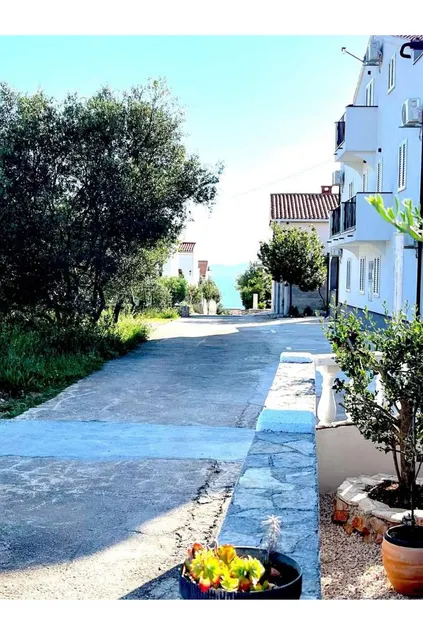 Holiday apartment with terrace & barbeque | Water view - Image 1