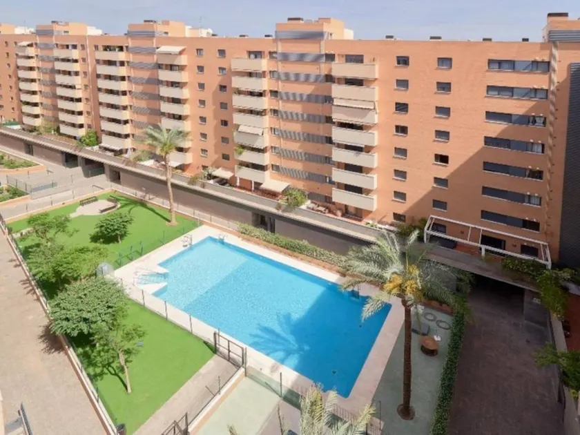 Apartment mit Garten und Pool - Image 1
