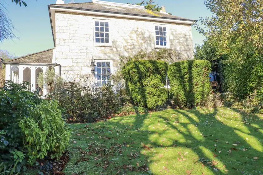 Cottage avec jardin et barbecue - Image 1