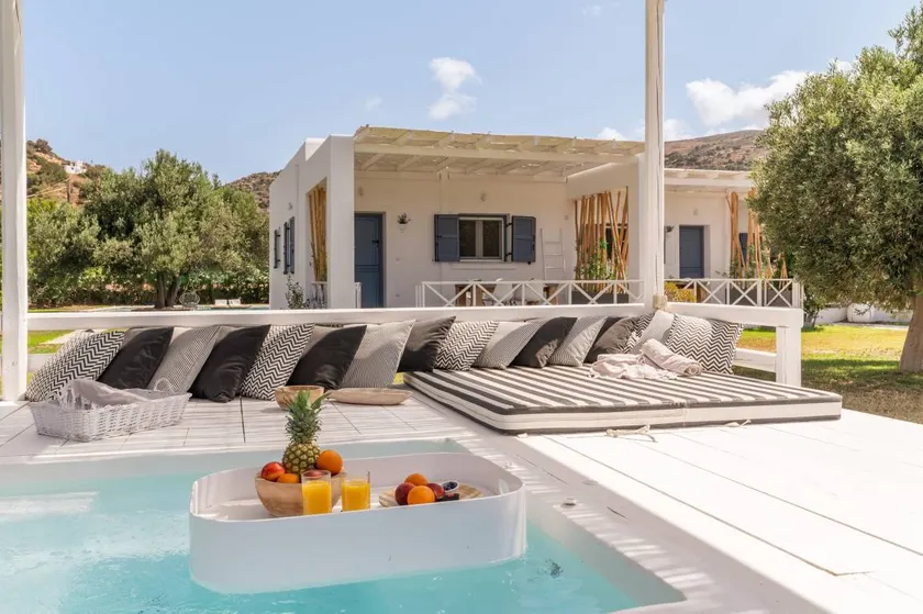 Charmant appart'hôtel avec terrasse, internet haut débit et jacuzzi | Vue jardin | Avec animaux autorisés - Image 1