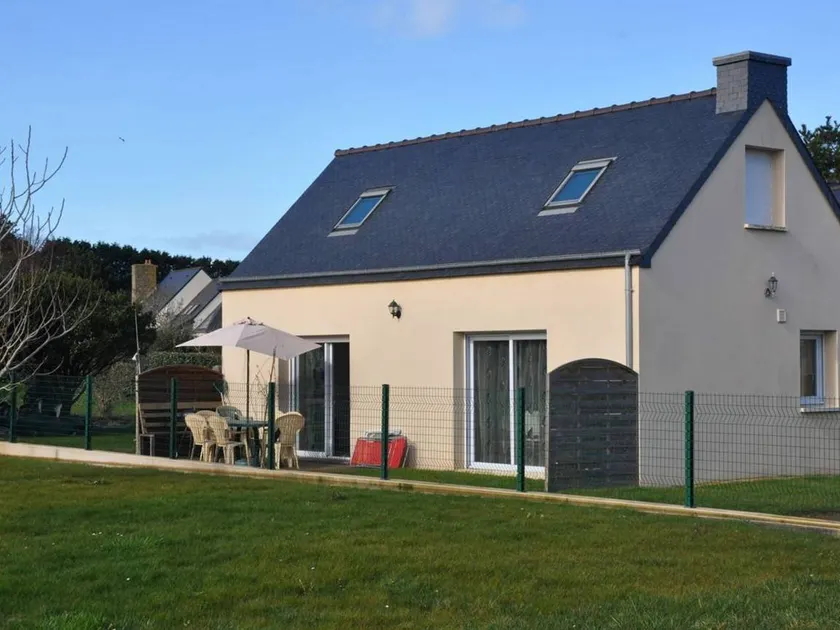 Cozy House 210m from Pors Gelin Beach with Enclosed Garden and Terrace - Image 1