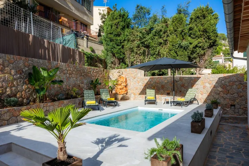 Holiday apartment with terrace | Mountain view - Image 1