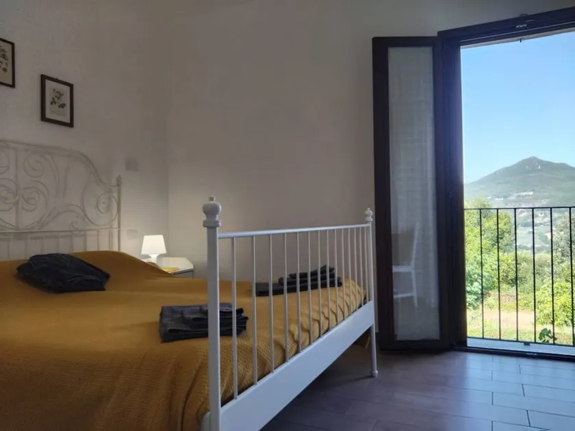 Bed and breakfast with garden | Garden view - Image 1
