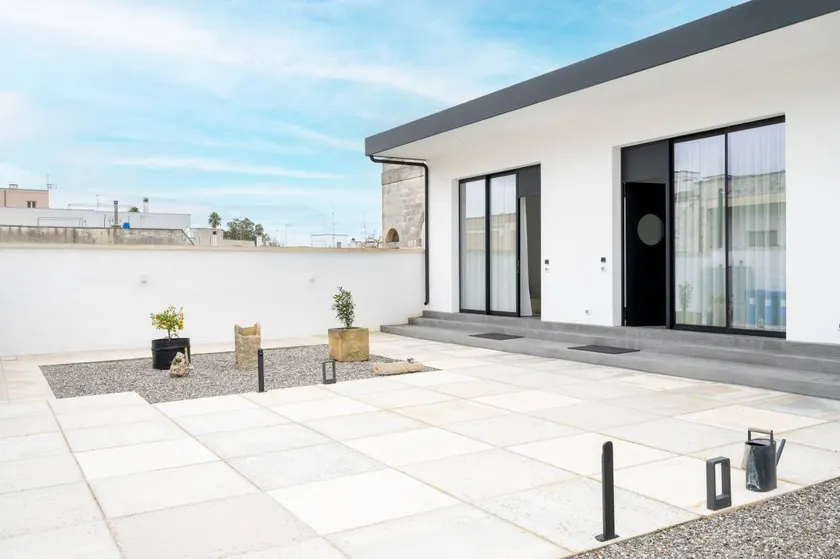 Appartement de vacances entièrement équipé avec jardin, internet haut débit et terrasse | Vue jardin - Image 1