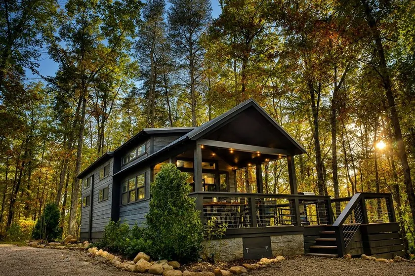 Incredible Secluded Cabin wit Barbecue and Privileged Sights in Tracy City, Tennessee - Image 1