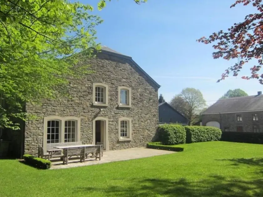 Fully equipped ample holiday home with terrace - Image 1