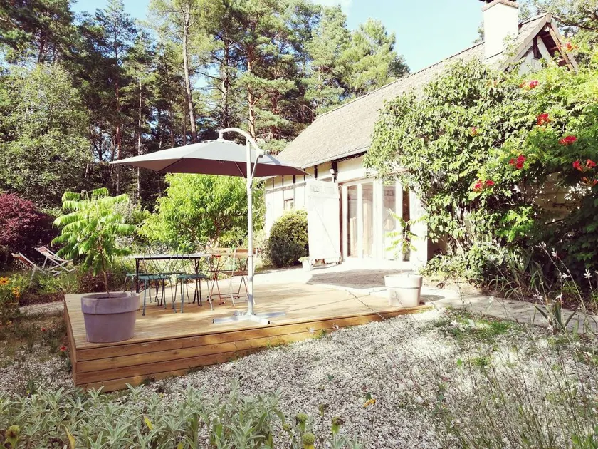 Cottage with hot tub, BBQ & terrace | Pets allowed - Image 1