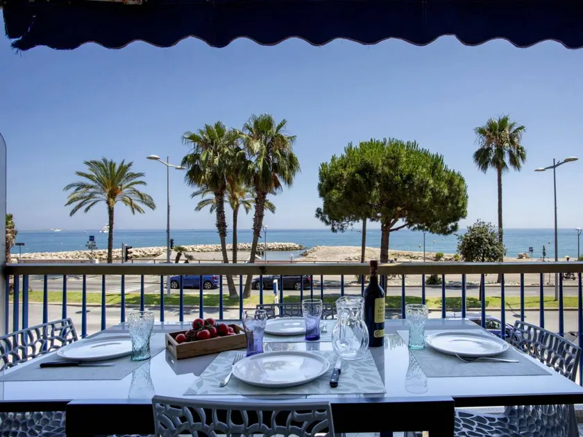 Merveilleux appartement de vacances avec terrasse, piscine et jardin | Vue mer | Proche de la plage | Avec animaux autorisés - Image 1