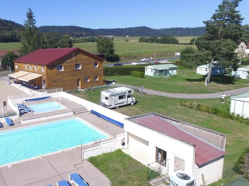 Mobile home with terrace & heated pool - Image 1