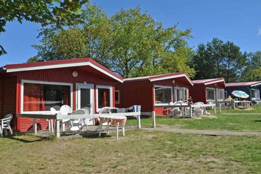 House with terrace - Image 1