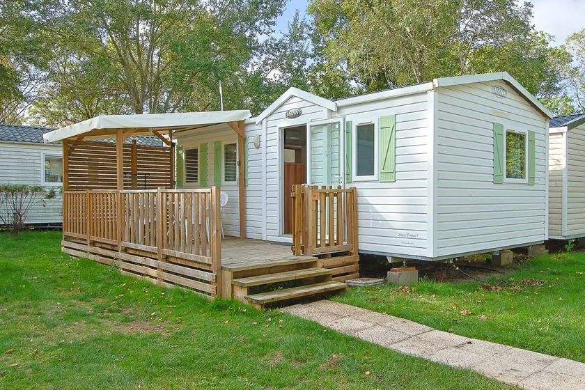 Camping avec barbecue, jardin et terrasse - Image 1