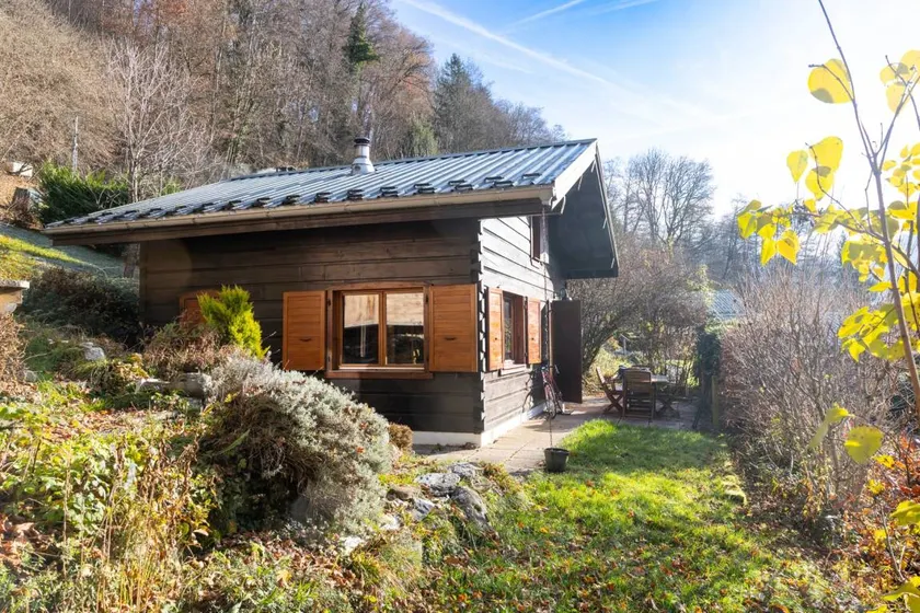 “Cosy Mezzanine Chalet”: Mountain View, Private Terrace & Wi-Fi - Image 1