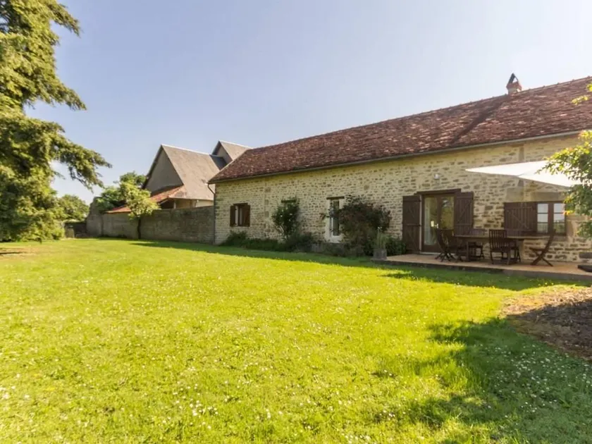 Cottage with barbeque - Image 1