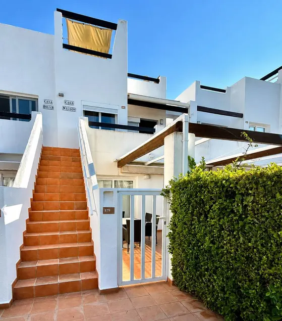 Flat with terrace, barbecue & pool - Image 1