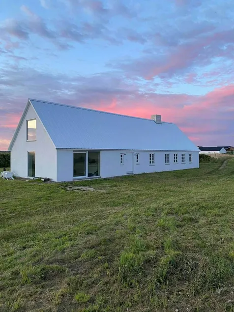 Family-friendly pleasant holiday home with garden | Next to the beach | Perfect for remote work - Image 1