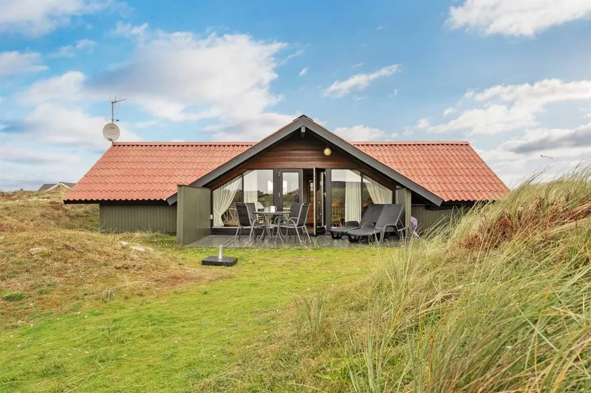 Wonderful holiday home with terrace - Image 1