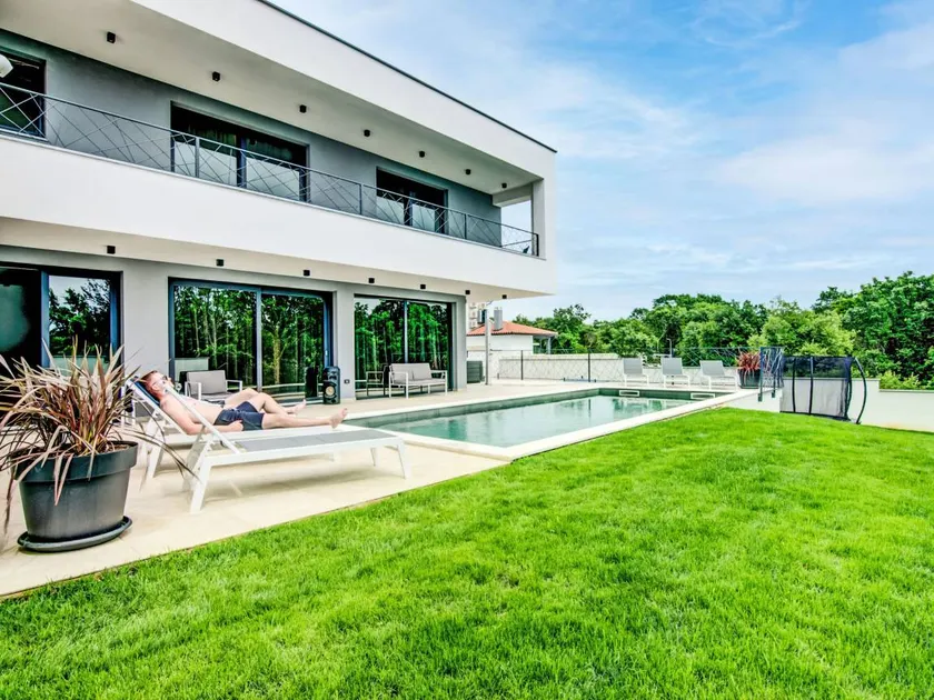 Casa con barbecue, giardino e idromassaggio - Image 1