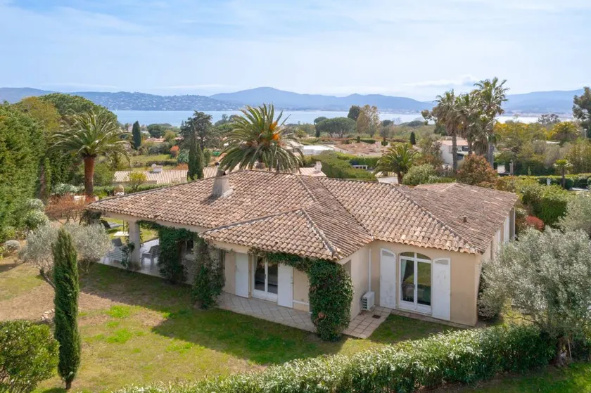 Villa with garden & private pool | Close to the beach - Image 1