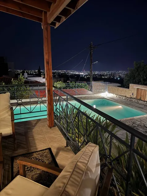 Villa with terrace, garden & barbeque - Image 1