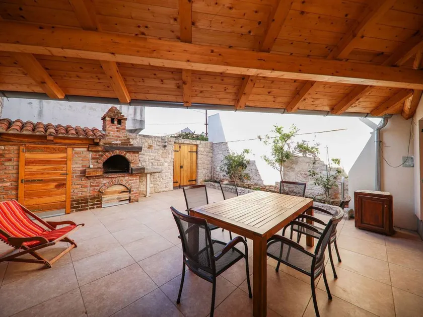 Apartment with barbecue - Image 1